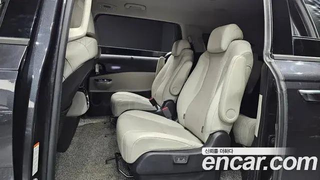 Kia Carnival 2022 — Photo 12/20