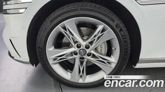 Genesis G90 2022 — ფოტო 1/37