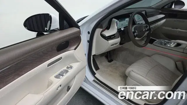 Genesis G90 2022 — ფოტო 22/37