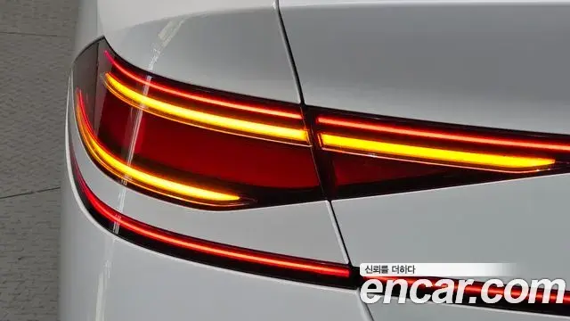 Genesis G90 2022 — ფოტო 7/37