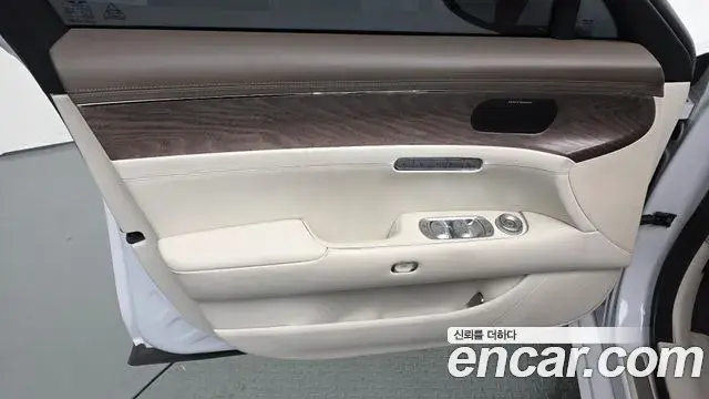 Genesis G90 2022 — ფოტო 26/37
