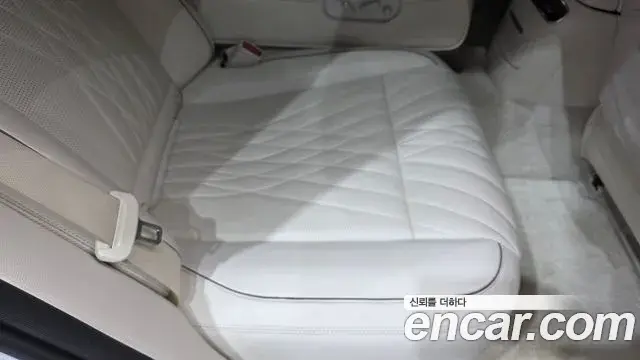 Genesis G90 2022 — ფოტო 18/37