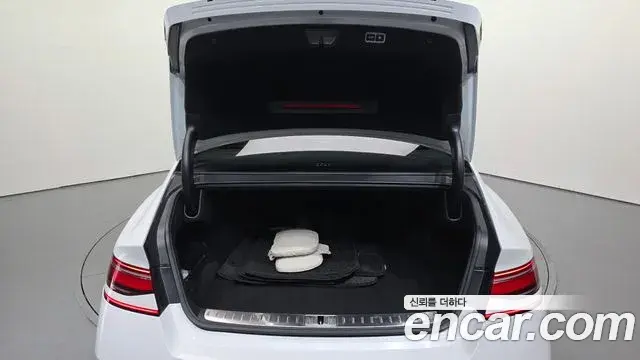 Genesis G90 2022 — ფოტო 17/37