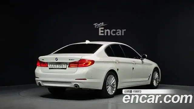 BMW 5 Series 2020 — Фото 2/20