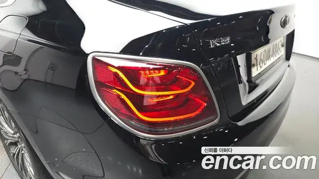 Kia The K9 2018 — ფოტო 29/32