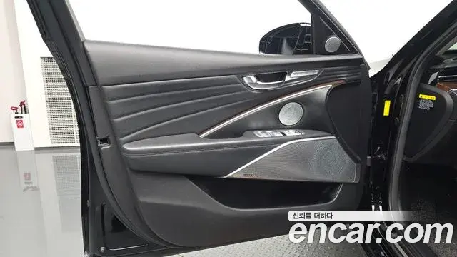 Kia The K9 2018 — ფოტო 32/32