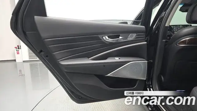 Kia The K9 2018 — ფოტო 15/32