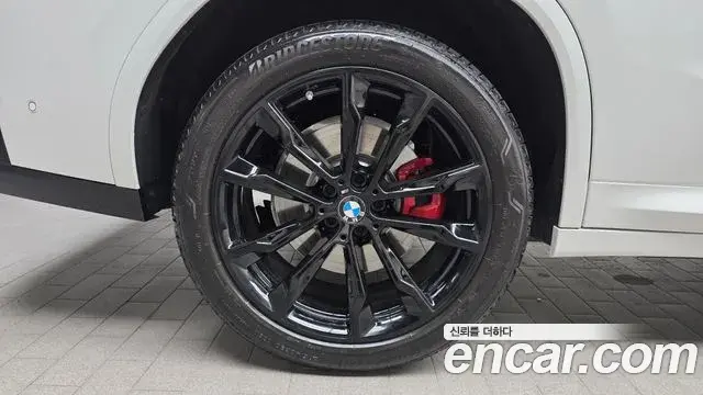 BMW X4 2025 — ფოტო 22/31