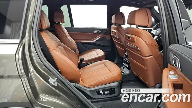BMW X7 2025 — Şəkil 8/36