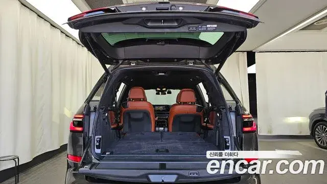 BMW X7 2025 — Şəkil 32/36