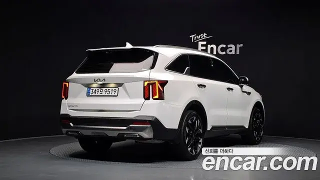 Kia Sorento 2023 — Şəkil 18/20