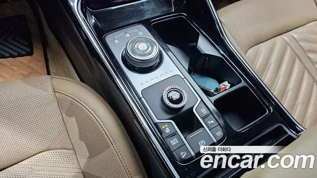 Kia Sorento 2023 — Şəkil 19/20