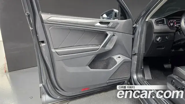 Volkswagen Tiguan 2020 — Photo 13/33