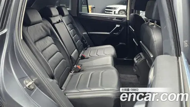 Volkswagen Tiguan 2020 — Photo 1/33