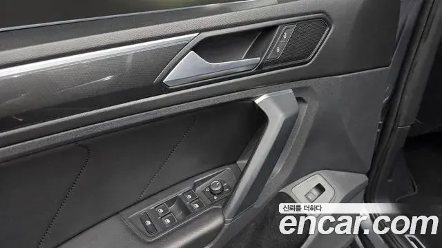 Volkswagen Tiguan 2020 — Photo 6/33