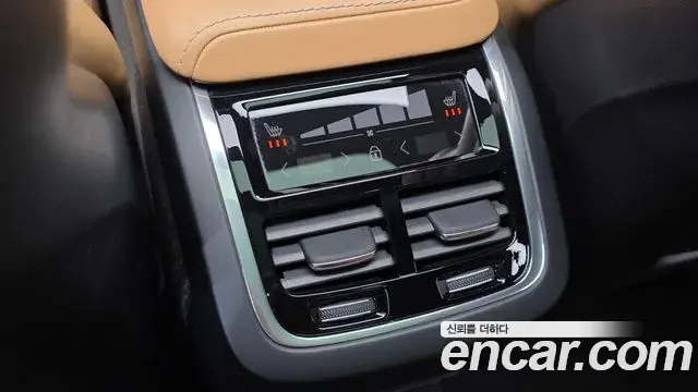 Volvo XC60 2018 — ფოტო 6/20