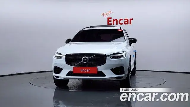 Volvo XC60 2020 — Şəkil 22/35