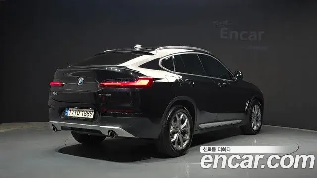 BMW X4 2021 — Şəkil 29/30