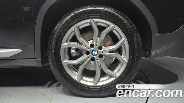 BMW X4 2021 — Şəkil 22/30