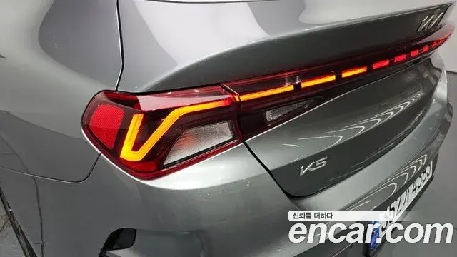 Kia K5 2023 — ფოტო 16/34