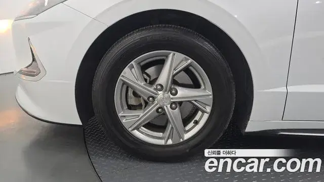 Hyundai Sonata Hybrid 2019 — Şəkil 12/31