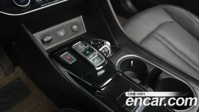 Hyundai Sonata Hybrid 2019 — Şəkil 18/31