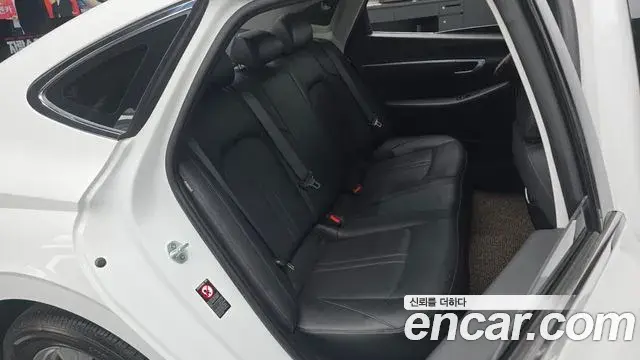 Hyundai Sonata Hybrid 2019 — Şəkil 22/31