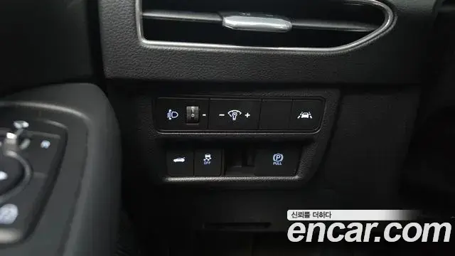 Hyundai Sonata Hybrid 2019 — Şəkil 24/31