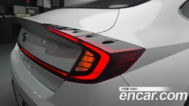 Hyundai Sonata Hybrid 2019 — Şəkil 11/31