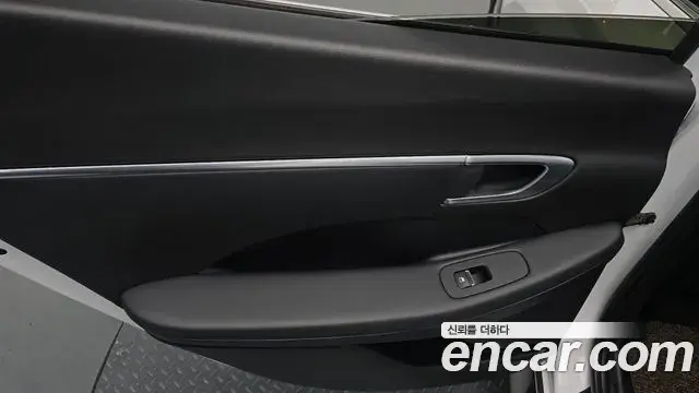 Hyundai Sonata Hybrid 2019 — Şəkil 13/31