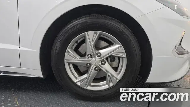 Hyundai Sonata Hybrid 2019 — Şəkil 7/31
