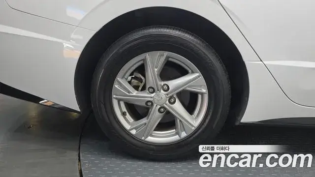 Hyundai Sonata Hybrid 2019 — Şəkil 31/31