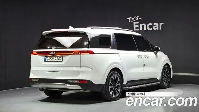Kia Carnival 2023 — Фото 2/20