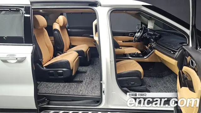Kia Carnival 2023 — Photo 22/35