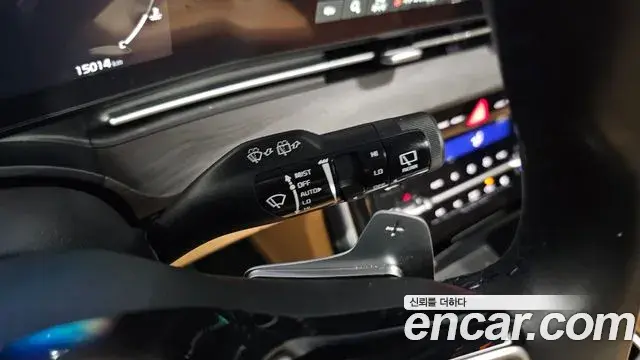 Kia Carnival 2023 — Photo 14/35