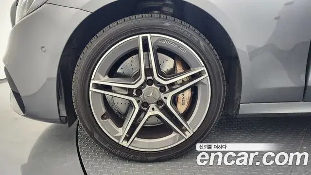 Mercedes-Benz E-Class 2019 — Фото 5/20