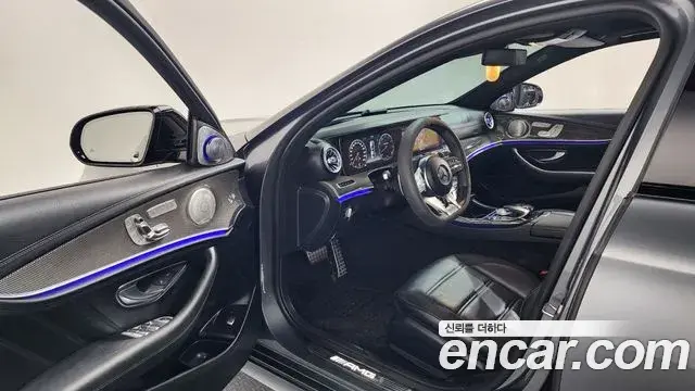 Mercedes-Benz E-Class 2019 — Фото 10/20