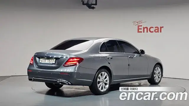 Mercedes-Benz E-Class 2019 — Фото 2/20