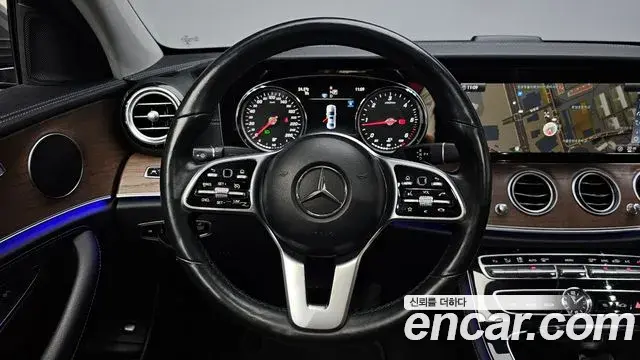 Mercedes-Benz E-Class 2019 — Фото 12/20