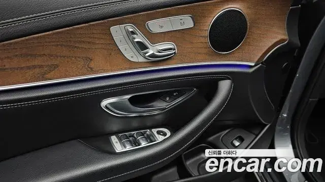 Mercedes-Benz E-Class 2019 — Фото 17/20