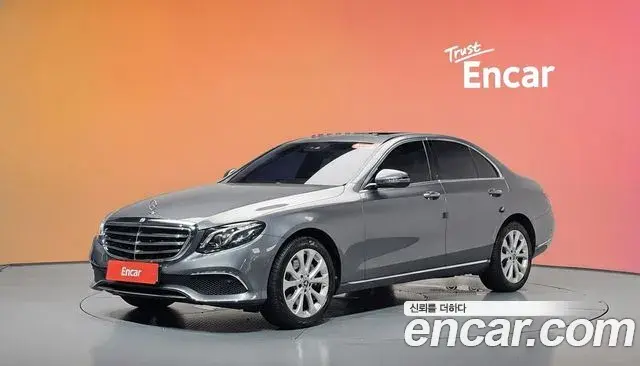 Mercedes-Benz E-Class 2019 — Фото 1/20