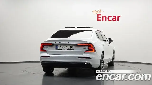 Volvo S60 2024 — Photo 7/32