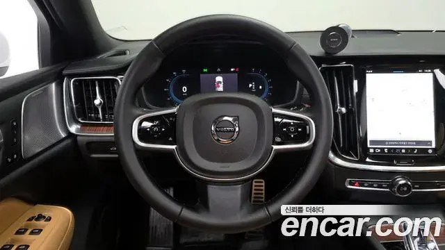 Volvo S60 2024 — Photo 17/32