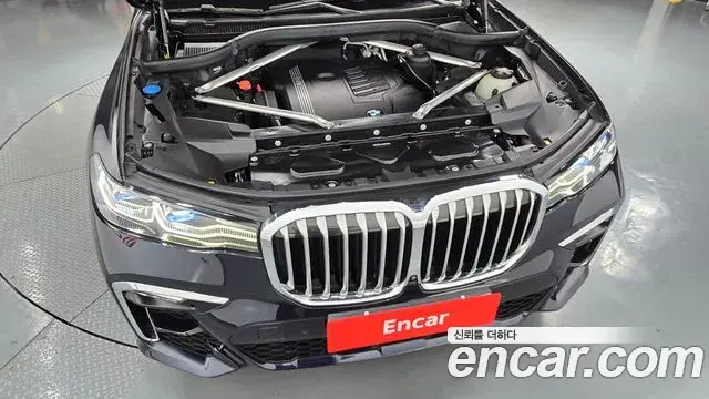 BMW X7 2021 — Photo 6/32