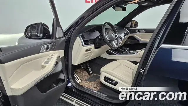 BMW X7 2021 — Photo 5/32