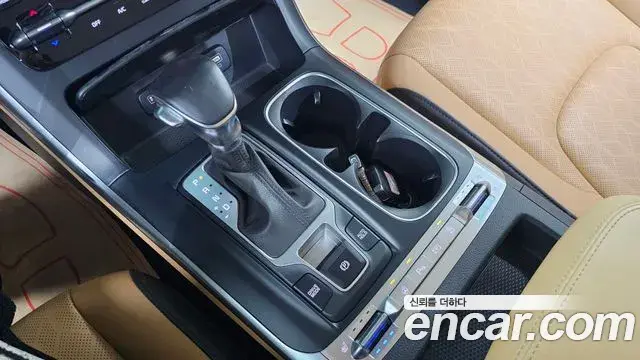 Kia Carnival 2022 — Фото 8/20