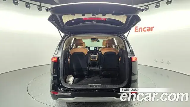 Kia Carnival 2022 — Фото 18/20