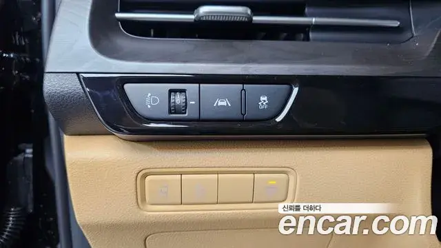 Kia Carnival 2022 — Фото 19/20