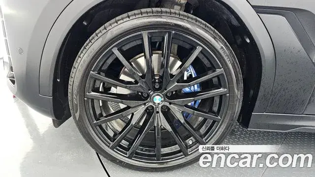 BMW X6 2025 — Photo 27/36