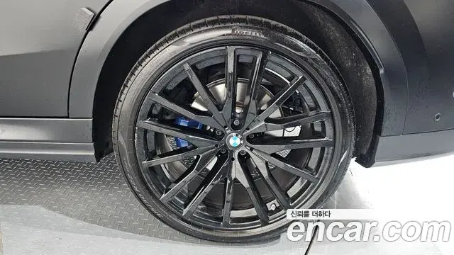 BMW X6 2025 — Photo 18/36